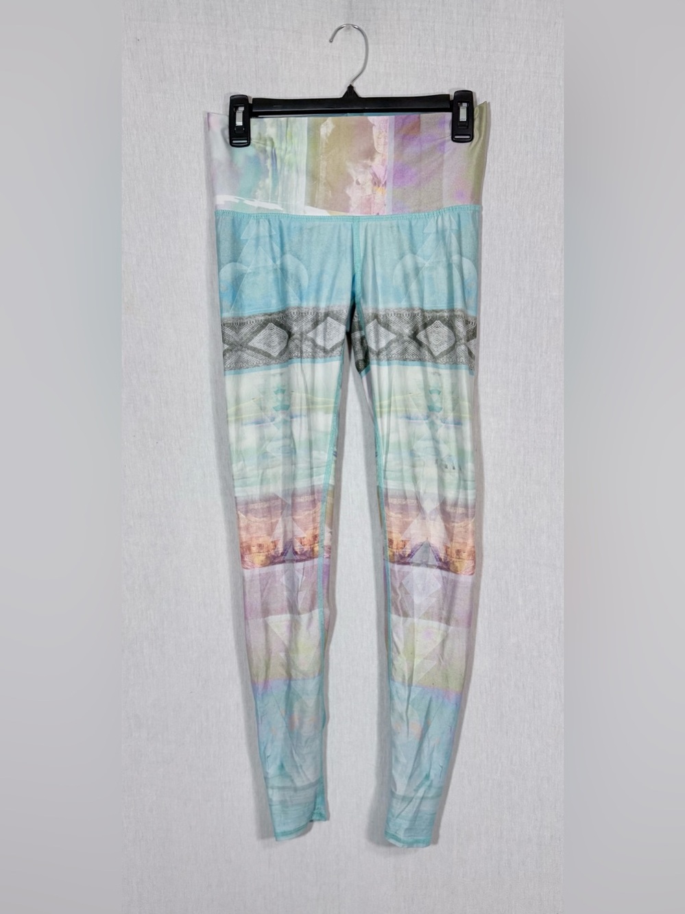 Teeki size small light blue legging